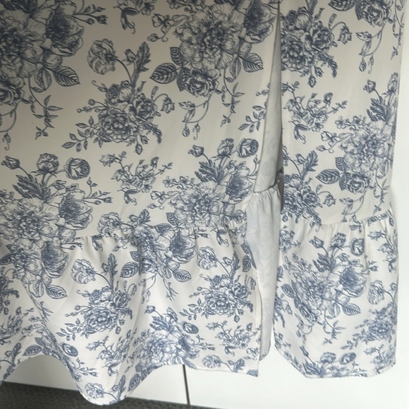 Cider - Blue & White Curve & Plus Toile de Jouy Ruffle Split Midi Dress - Picture 5 of 10